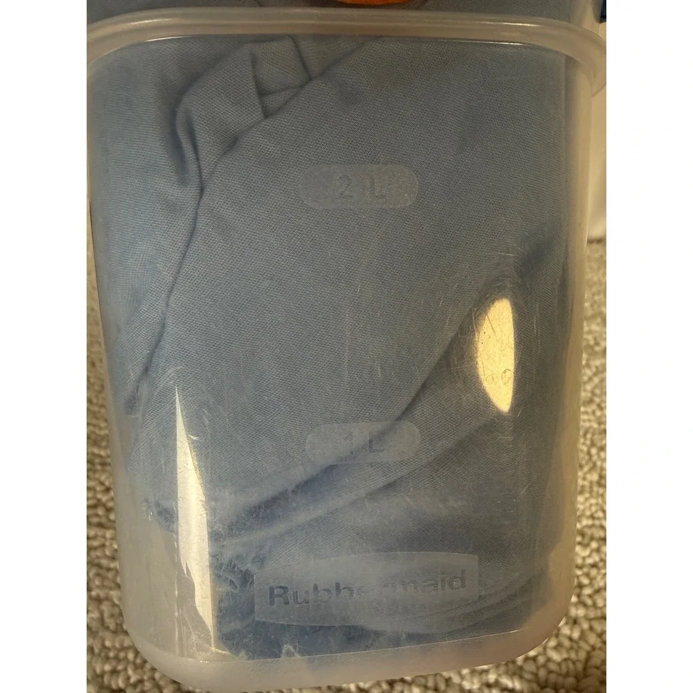 Rubbermaid Food‎ Storage Container Red Lid Rectangle 2.5L Made in USA